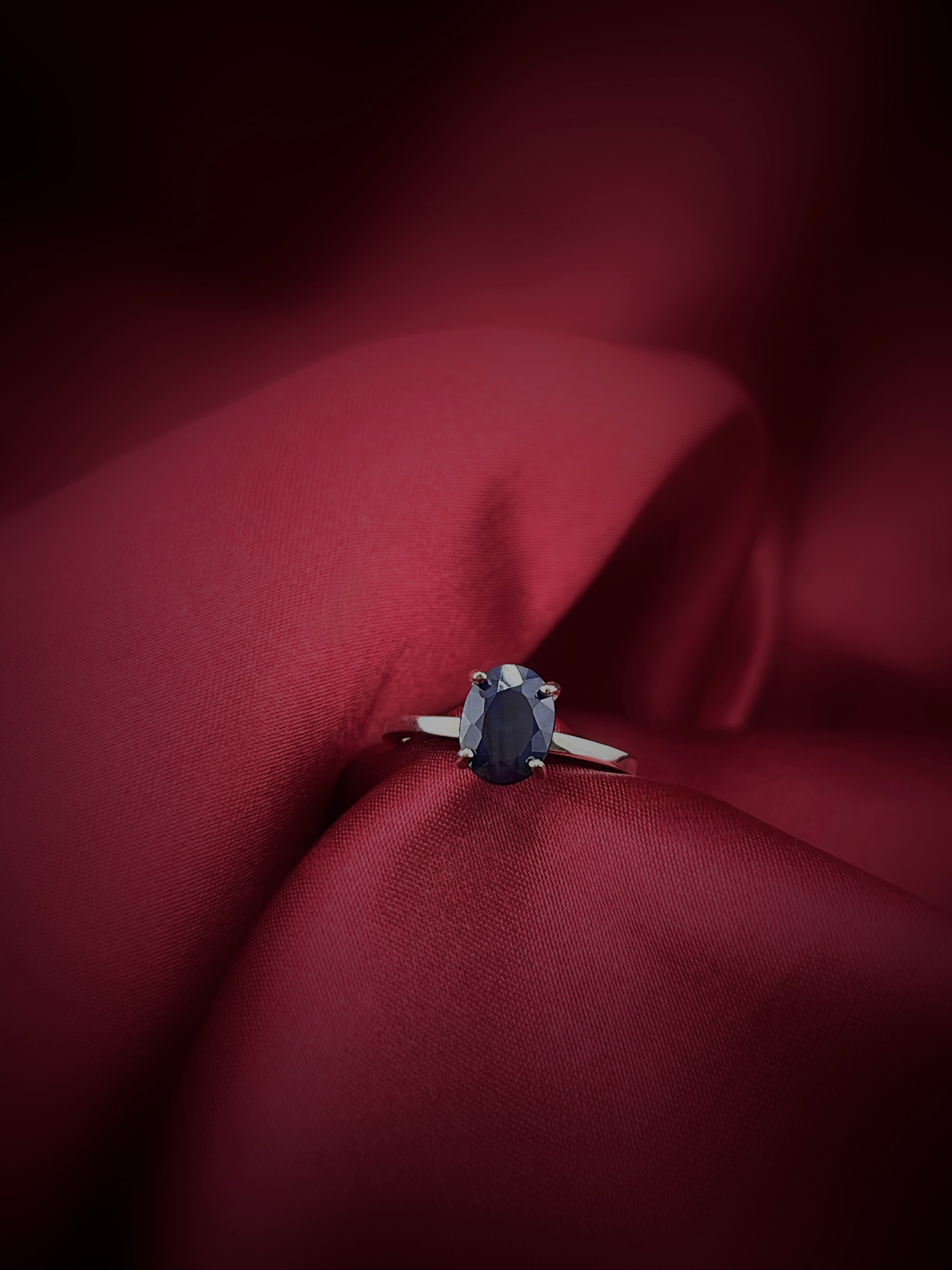 Blue sapphire solitaire ring