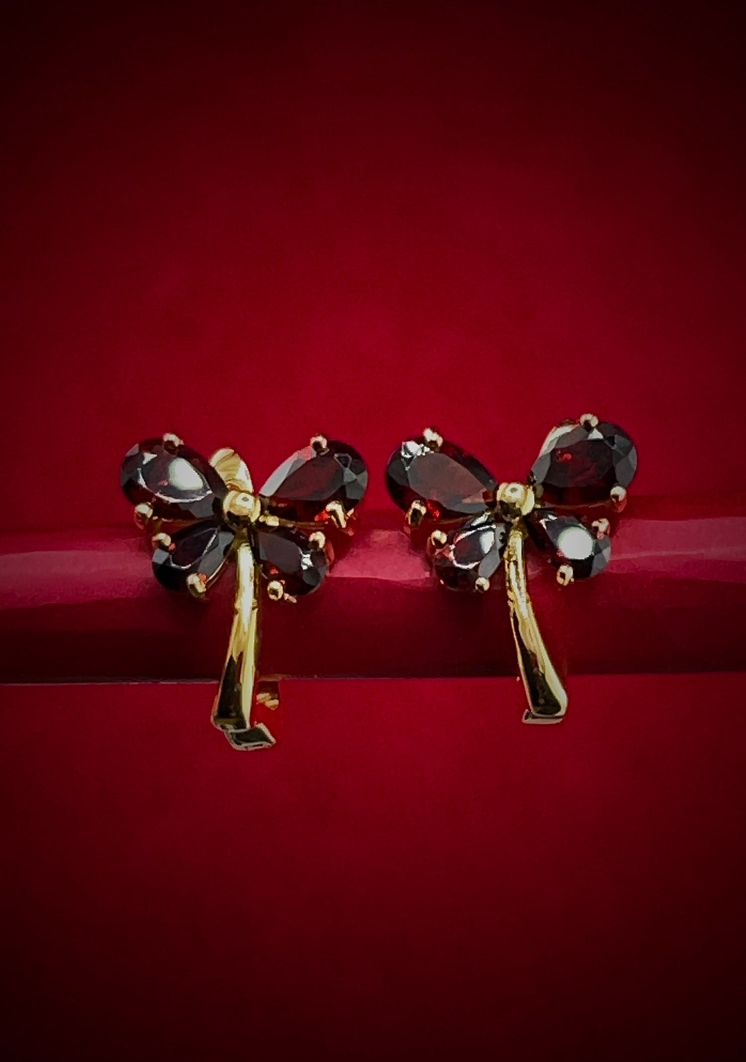 Red Garnet: A Timeless Gem of Passion and Vitality