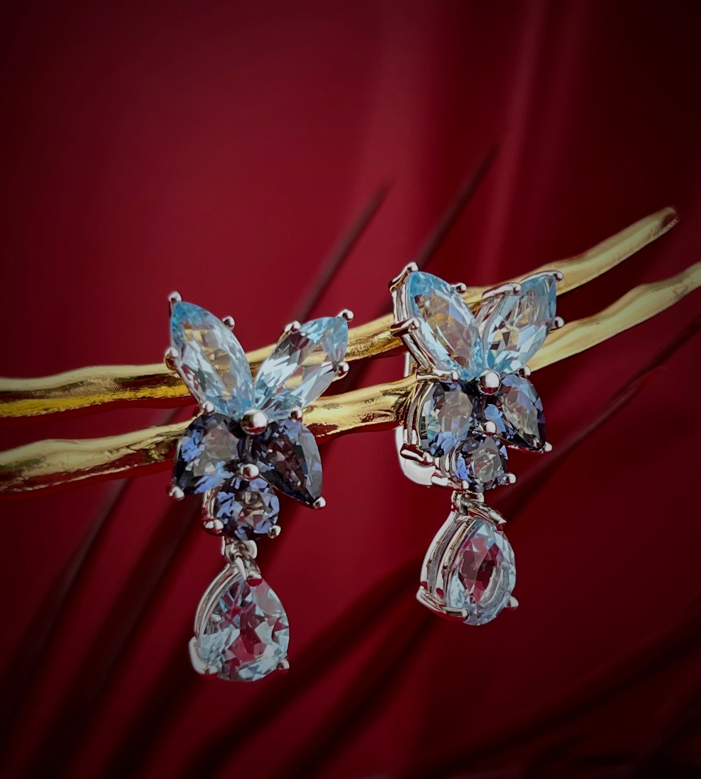 Luxury Cluster Blue Drop Earring