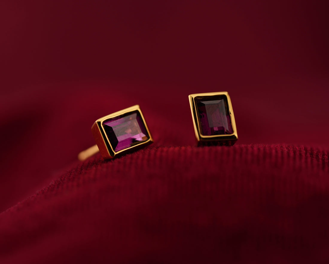 Haspiera Vera Studs Rhodolite
